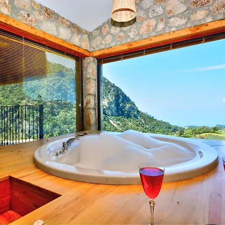 2 Bedroom Private Located In Oludeniz
